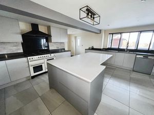 Kitchen- click for photo gallery